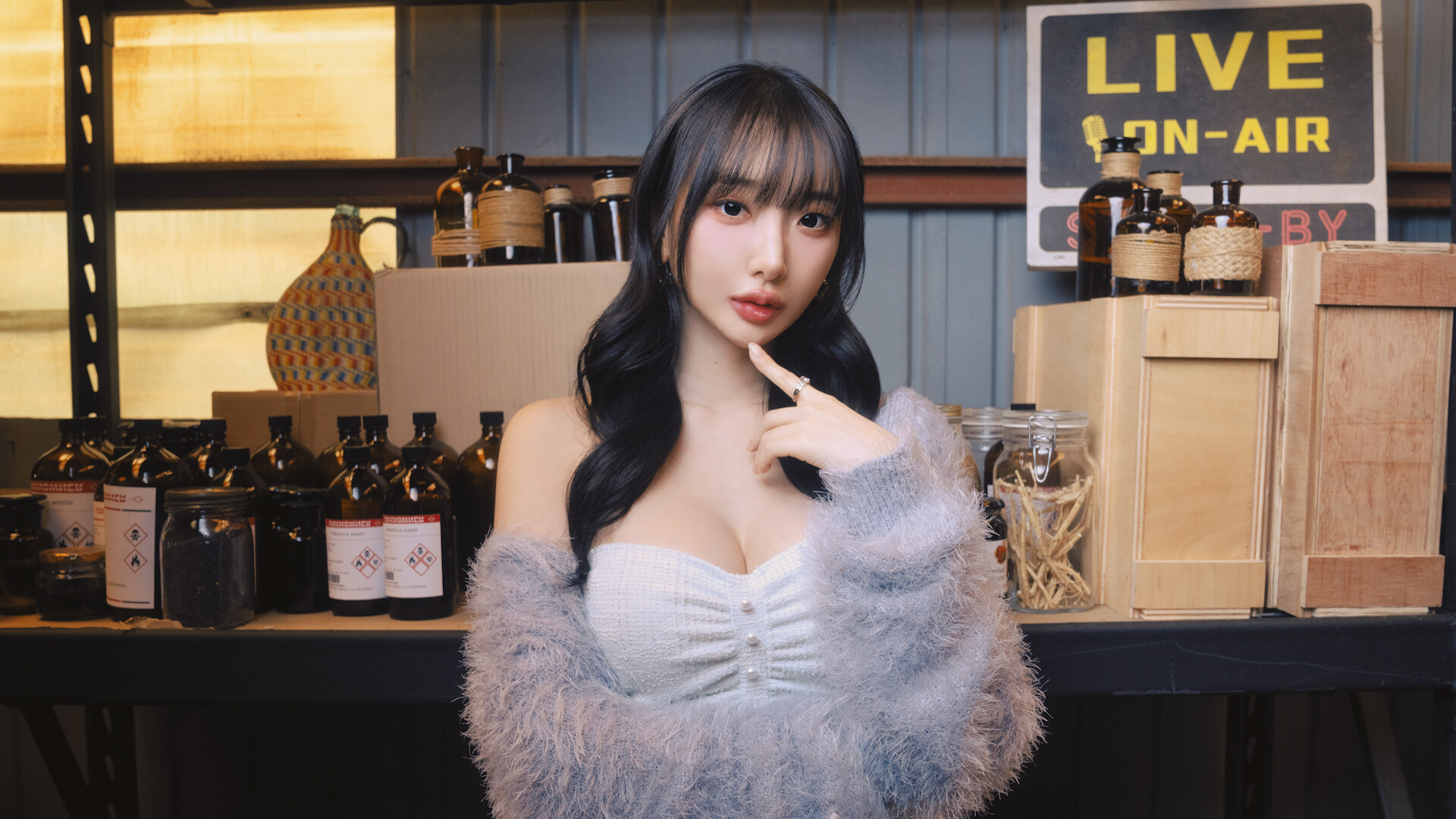 末日降临！被美女们关进避难所!?（Beauties and the Stranded） 截图4